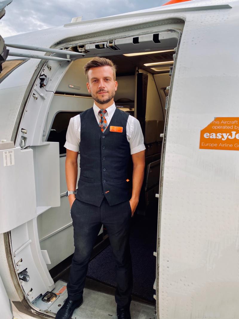 مجری تور نیما نیازی